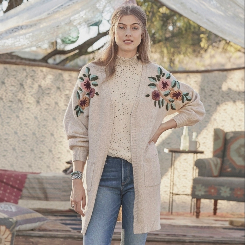 NWT- BOUNDLESS NORTH Floral Embroidered Cardigan Color Vanilla Nut S